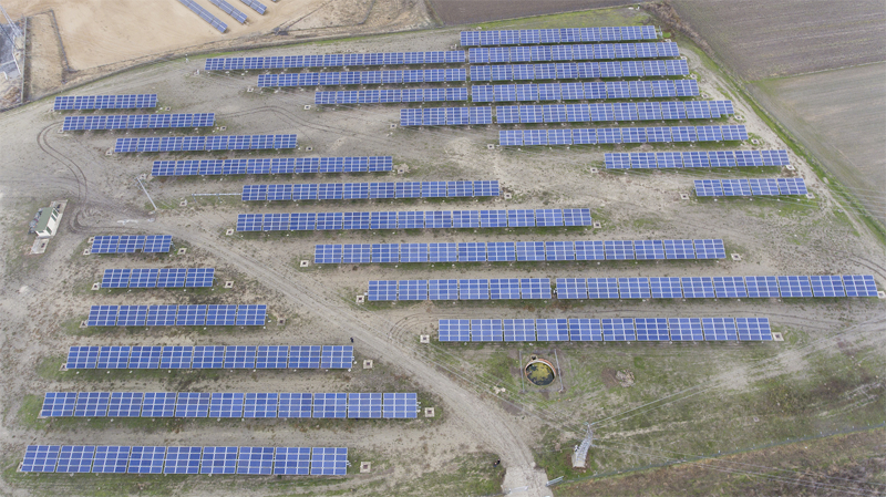 Vista aérea de la planta fotovoltaica de Som Energia en Ávila. 