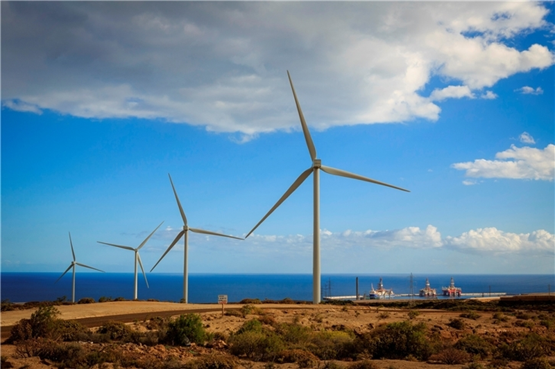 El nuevo parque eólico Chimiche II, en Tenerife, abastece de energía limpia a una población equivalente de 15.000 hogares y evitará la emisión de 32.000 tolenadas de CO2.