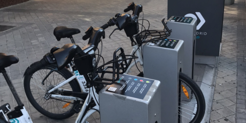 La energética Axpo suministrará electricidad renovable a 207 estaciones de BiciMAD en Madrid
