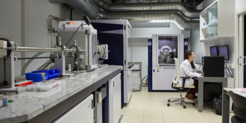 Investigan un nuevo material para fabricar baterías con mayor capacidad y menor degradación