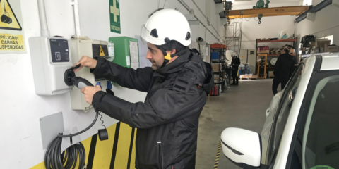 Cuatro parques eólicos de Galicia, los primeros en contar con puntos de recarga eléctrica