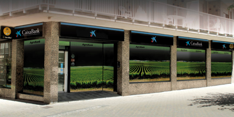 Oficinia de AgroBank, linea de negocio de CaixaBank para el sector agrario.