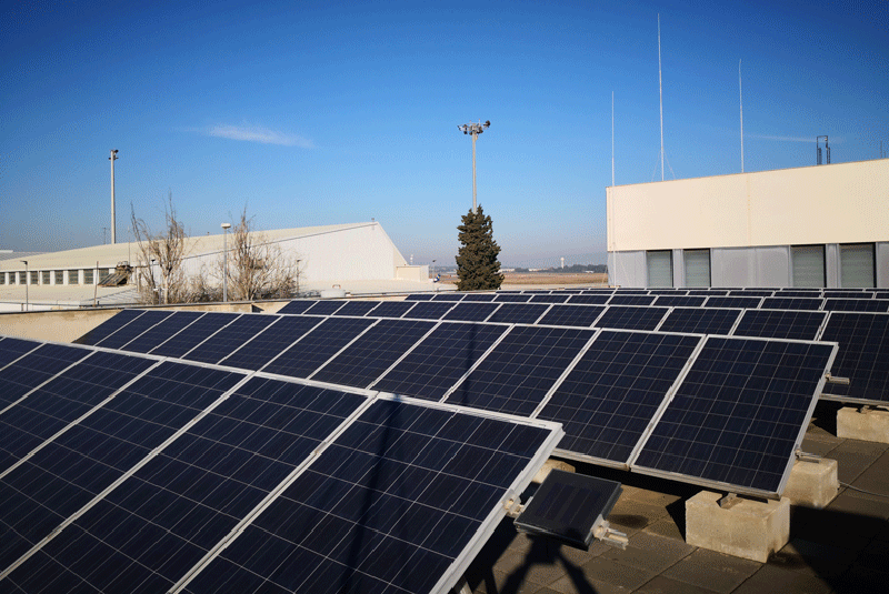 instalación fotovoltaica en un centro de control de tráfico aéreo de Enaire. 