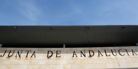 Abierta la licitación del nuevo contrato de suministro eléctrico 100% renovable para edificios públicos de Andalucía