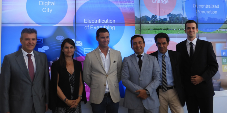 Delegación de Portugal que ha visitado el Smart City Living Lab de Endesa en Málaga.