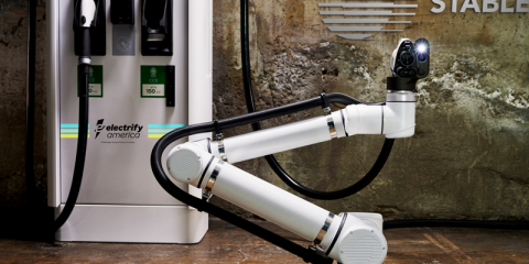 San Francisco albergará los primeros puntos de carga eléctrica robotizados para coches autónomos