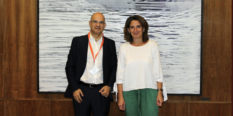 Jorge Barredo, presidente de UNEF, y Teresa Ribera, Ministra para la Transición Ecológica