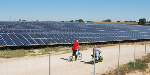 Inauguran la planta Don Rodrigo en Sevilla, con más de medio millón de módulos solares