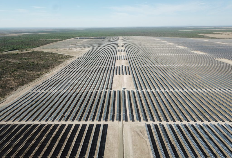 Imagen de la construcción de la planta fotovoltaica Potrero Solar. 