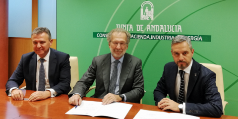 Firmado el contrato para el suministro eléctrico 100% renovable de los organismos públicos de Andalucía