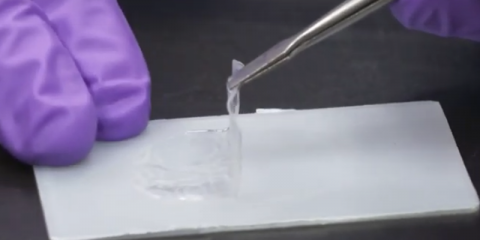 Investigadores de la Universidad Johns Hopkins en EE.UU. desarrollan una batería de litio ignífuga