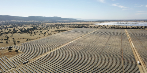 Seis nuevas plantas fotovoltaicas que suman 252 MW se conectan a la red en Extremadura