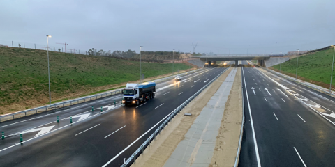 El Gobierno regula la instalación de puntos de recarga eléctrica en las carreteras para promover su despliegue