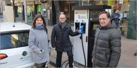 En funcionamiento el primer punto de recarga rápida en la ciudad de Salamanca, al que se sumarán otras ocho tomas