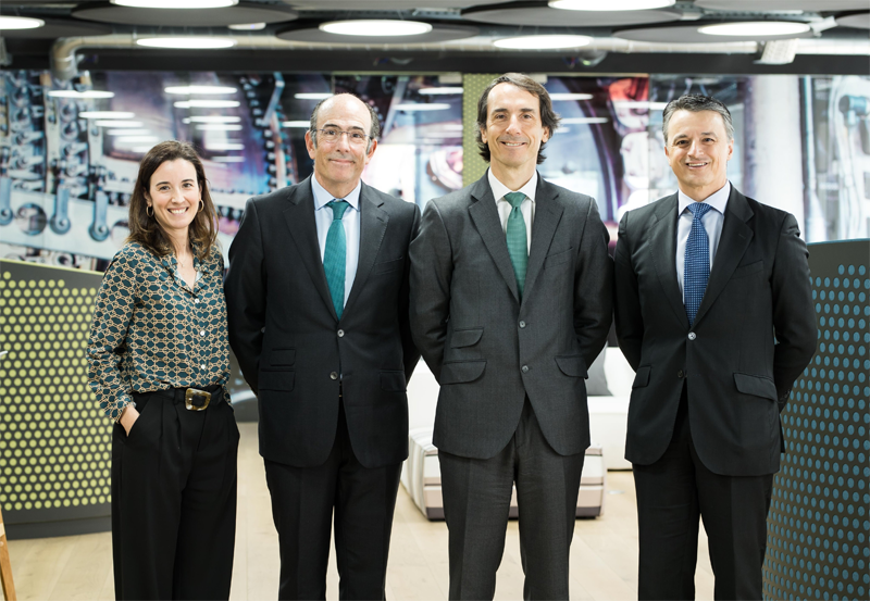 María González de Apodaca (directora de Estrategia y Desarrollo Corporativo, Alantra), Marcelino Oreja (CEO, Enagás), Jacobo Llanza (CEO de Asset Management, Alantra) y Fernando Impuesto (director general de Enagás Emprende).