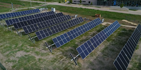 El NREL estudia la tecnología solar bifacial para una generación eléctrica más eficiente