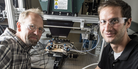 Investigadores de NREL en Estados Unidos desarrollan una célula solar que consigue una eficiencia de cerca del 50%