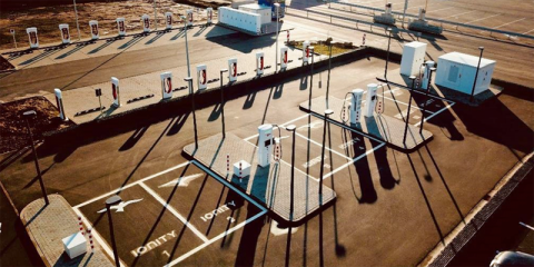 Hasta 20 vehículos pueden realizar la recarga eléctrica simultánea en una nueva estación de Alemania