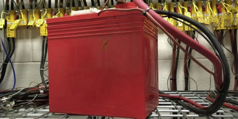 Investigación para la gestión de baterías que almacenan energía eólica y solar