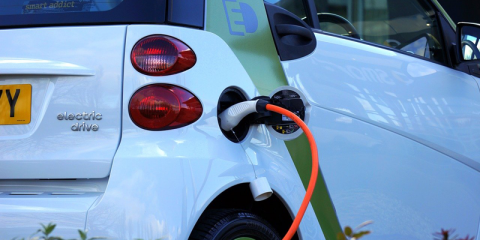Málaga saca a licitación la instalación de una red de estaciones de recarga pública