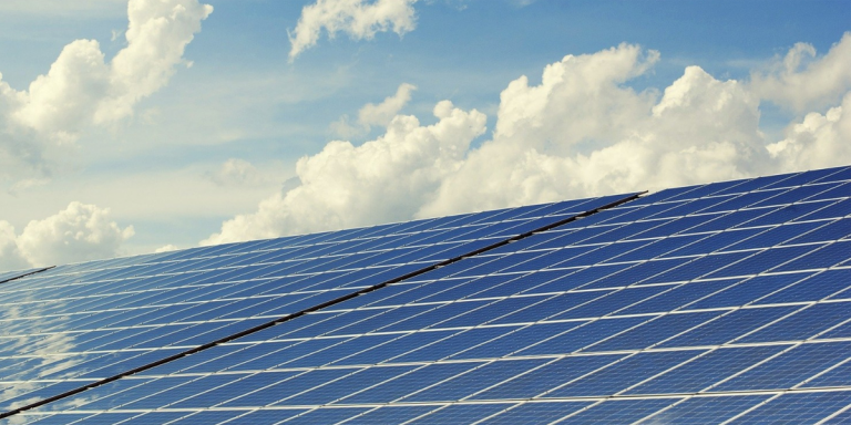 La Conselleria de Política Territorial considera de interés económico estratégico tres plantas fotovoltaicas ubicadas en Ayora y Beneixama