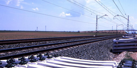 La totalidad de la energía eléctrica suministrada a Adif AV será de origen renovable