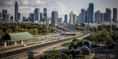 En marcha un proyecto piloto de carretera eléctrica para cargar vehículos en Tel Aviv, Israel