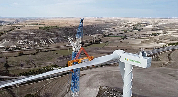 Instalación de las palas de más de 70 m - C.E. Herrera, Burgos, Castilla y León.