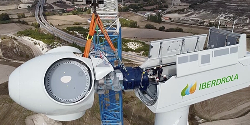 nacelle de uno de los aerogeneradores del complejo eólico de burgos