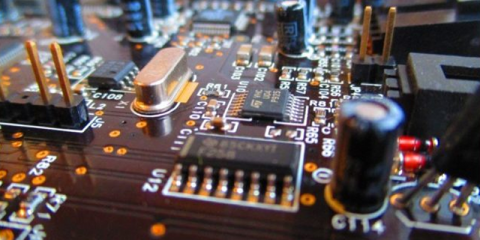 La UCA patenta un transistor semiconductor con diamantes que ofrece más eficiencia