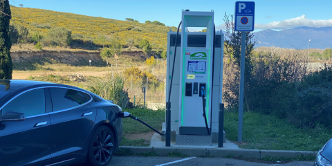 Abierta una estación de recarga ultrarrápida para vehículos eléctricos en Llers, Girona