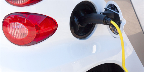 Los aparcamientos de edificios no residenciales de Madrid deberán tener puntos de recarga antes de 2024