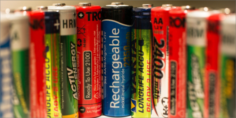 La Universidad de San Petersburgo desarrolla un polímero que aumenta la velocidad de carga de las baterías