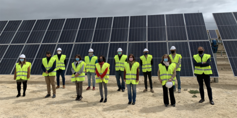 Puesta en marcha de la planta fotovoltaica Turroneros I de 35 MW en el municipio alicantino de Xixona