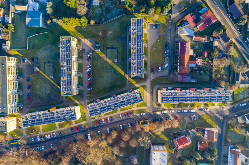 paneles fotovoltaicos en azoteas de edificios