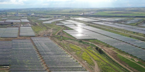 Acuerdo de financiación del BEI de 54 millones para la construcción de siete plantas fotovoltaicas en España