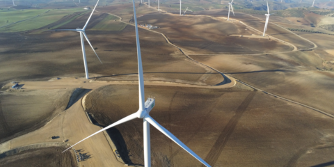 Acuerdo para un suministro renovable durante 10 años a través de tres plantas ubicadas en España