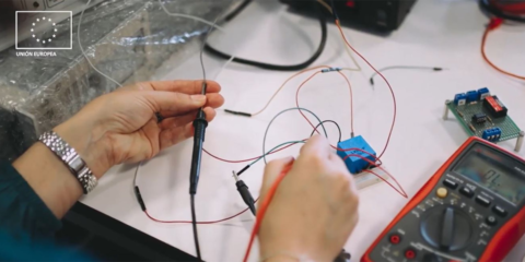 La Universidad de Huelva investiga medidas para optimizar el consumo energético en microrredes eléctricas