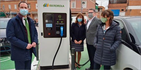 Seis nuevos puntos de recarga rápida de VE junto a las paradas de taxis de la ciudad de Murcia