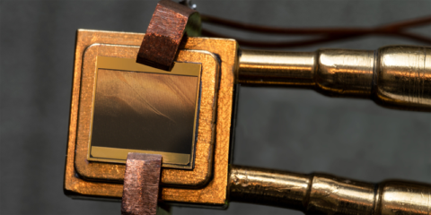 Celda termofotovoltaica que convierte el calor en energía eléctrica con una eficiencia del 40%