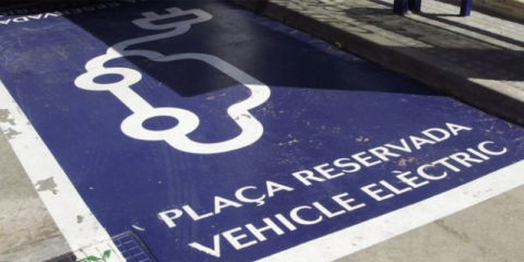 Abiertos dos retos de innovación aplicada a la red pública de recarga de vehículos eléctricos de Barcelona