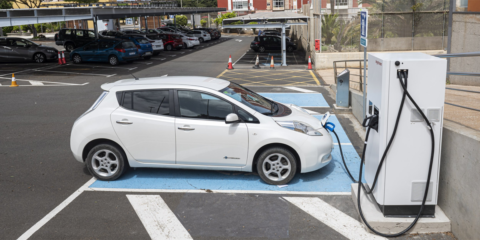 Salen a licitación cuatro puntos de recarga de VE en el polígono industrial Arinaga de Gran Canaria