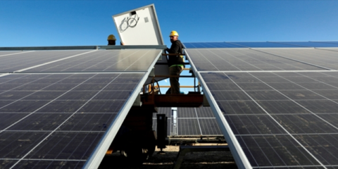 El BEI apoya la construcción de 1.800 MW renovables en España con 550 millones de euros