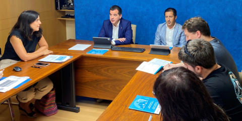 El Gobierno de Navarra presenta a las entidades locales su agenda de impulso a la movilidad eléctrica