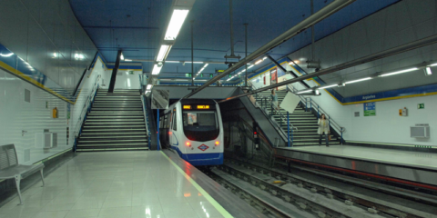 Intercambio inteligente de electricidad entre las redes de distribución de energía y los sistemas de electrificación de trenes ligeros