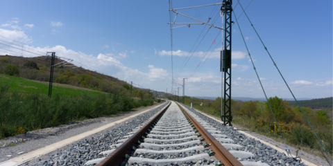 Adif AV adjudica por 1.741 millones el suministro de energía eléctrica verde para el sistema ferroviario