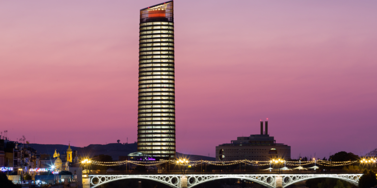 El aparcamiento de Torre Sevilla contará con 20 nuevos puntos de recarga ultrarrápida y semirrápida para vehículos eléctricos