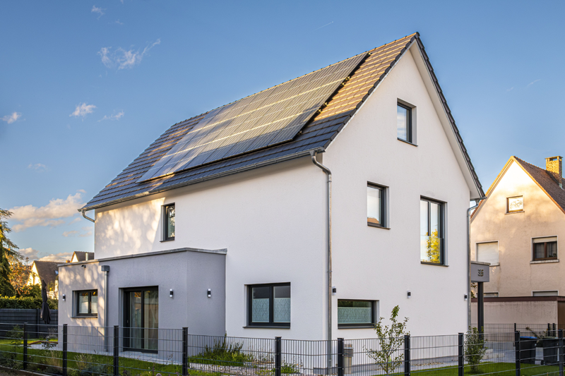 placas solares sobre tejado