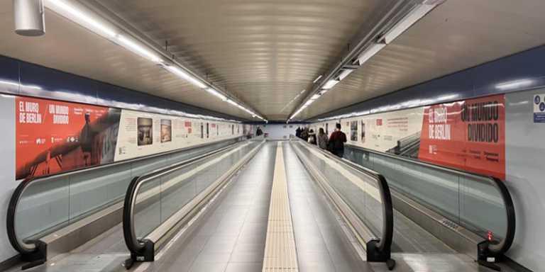 Dos cintas mecánicas de Metro de Madrid.