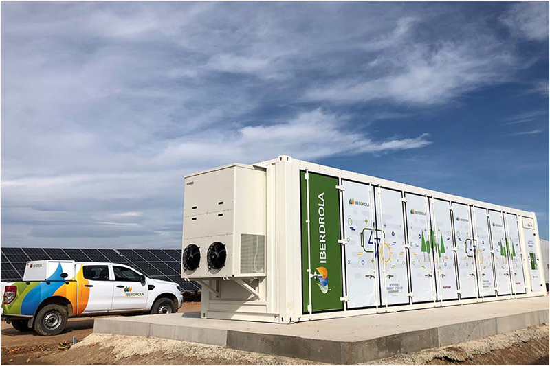 Foto de sistemas de almacenamiento en una planta de fuentes renovables de Iberdrola.